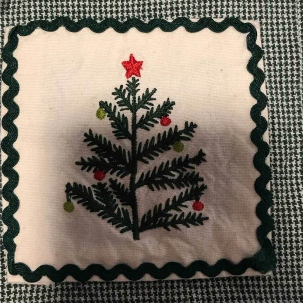 Festive Christmas Tree Kitchen Towels - Picture 4 of 7